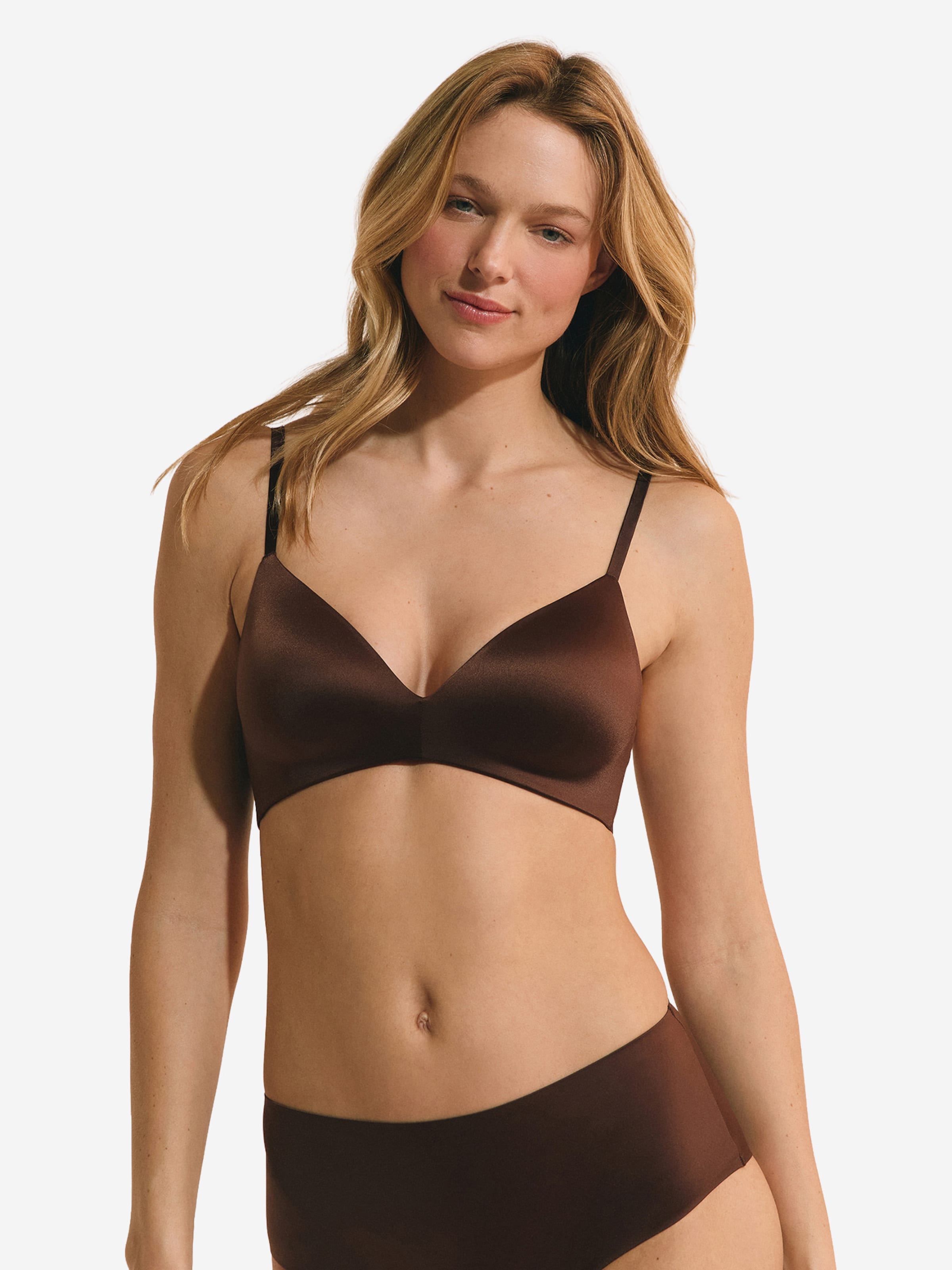T-shirt Reggiseno ' PURE GLOW ' di ETAM in marrone