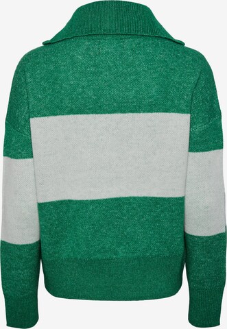PIECES Пуловер 'Jordan' в зелено