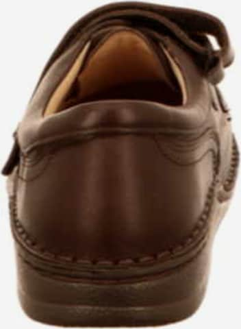 Finn Comfort Lace-Up Shoes in Brown