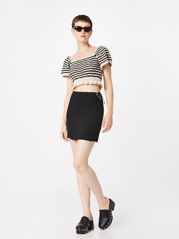 TOPSHOP Skirt in Black