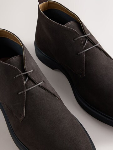 Boots chukka di Next in marrone