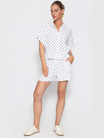 SASSYCLASSY Loosefit Hose‌‌‌‌‌‌‌ in Weiß