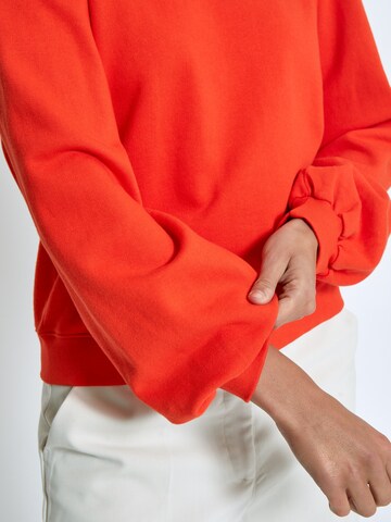 Sweat-shirt 'Gloria' Peppercorn en rouge