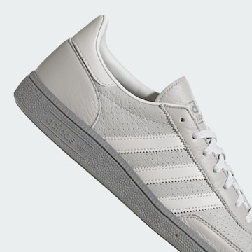 Sneaker bassa 'Handball Spezial' di ADIDAS ORIGINALS in grigio