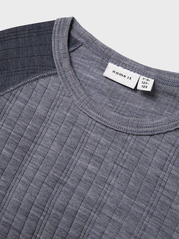 T-Shirt NAME IT en gris