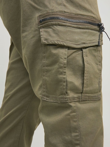Regular Pantalon cargo 'STACE' Jack & Jones Plus en vert