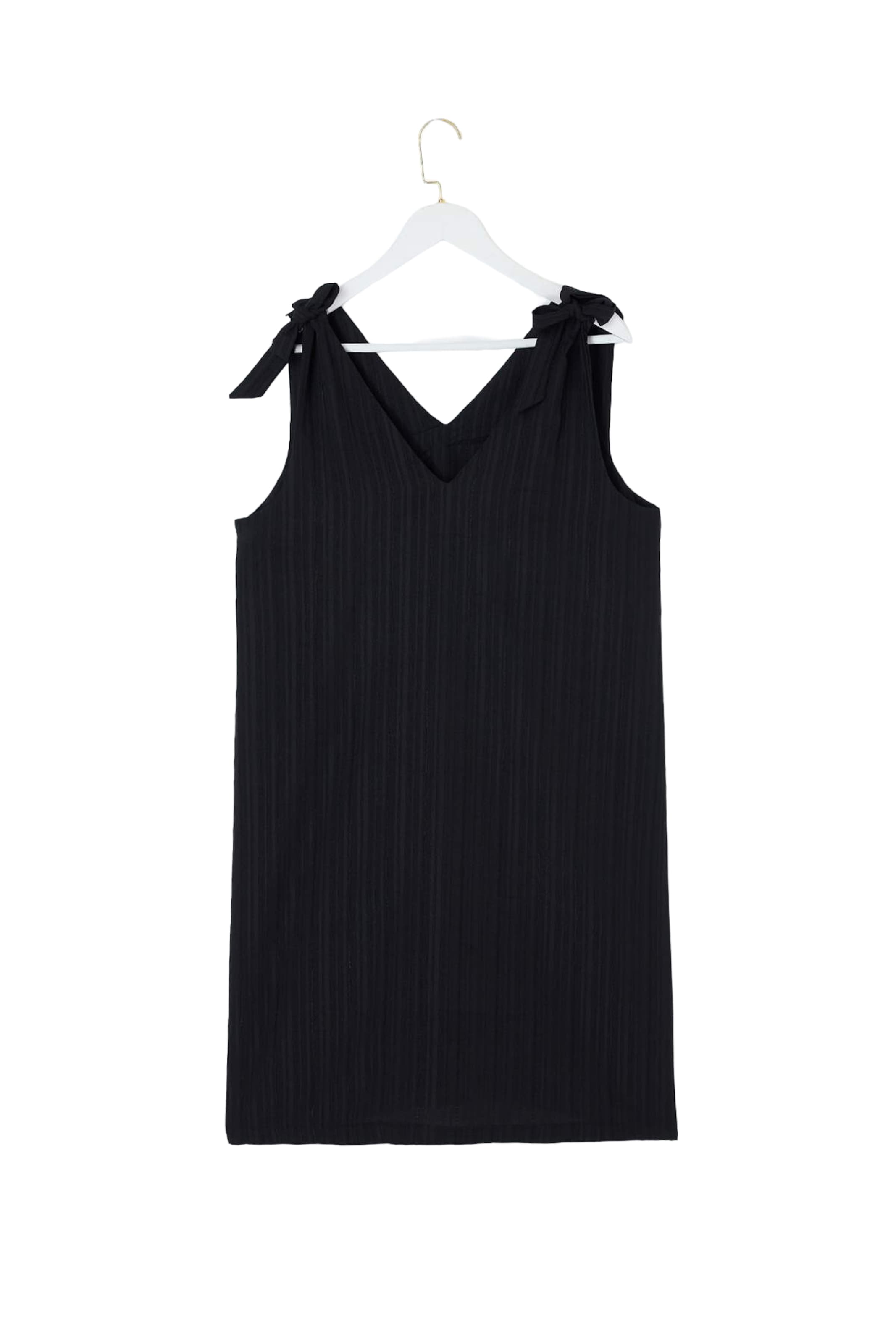 Trendyol Curve Jurk in Zwart: voorkant