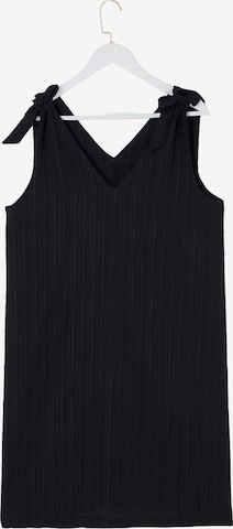 Robe Trendyol Curve en noir : devant