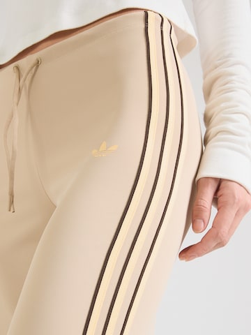 ADIDAS ORIGINALS Normalny krój Spodnie w kolorze beżowy