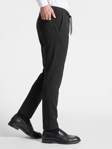 Coupe slim Pantalon Thomas Goodwin en noir