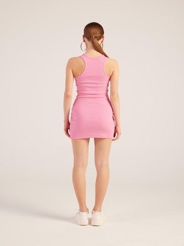 HOLLY LOLLY Šaty – pink