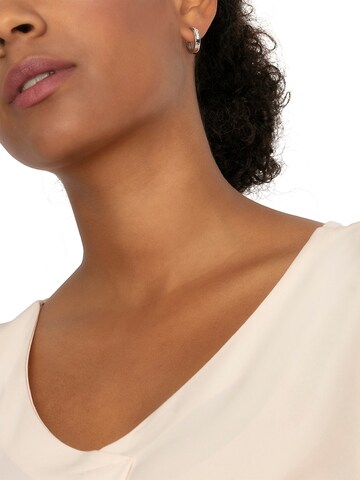 FAVS Earrings in Silver: front