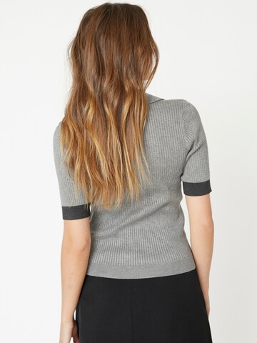 Pull-over 'Bonny' co'couture en gris