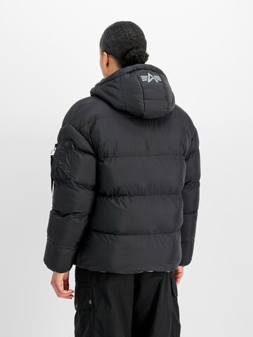 ALPHA INDUSTRIES Jacke in Schwarz: Rückseite