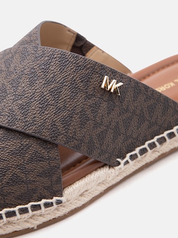 MICHAEL Michael Kors Papucs 'KENZIE' - barna