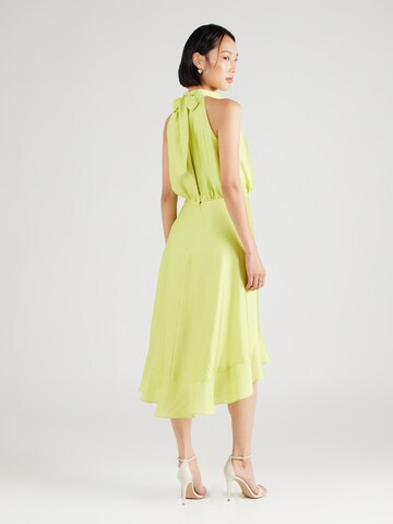 SWING - Vestido de gala en amarillo