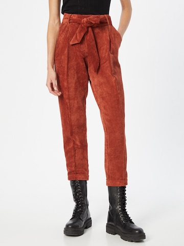 MORE & MORE Slim fit Pleat-Front Pants in Orange: front