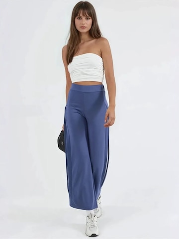 Lady Bersan Trousers 'Jogginghose' in Blue: front
