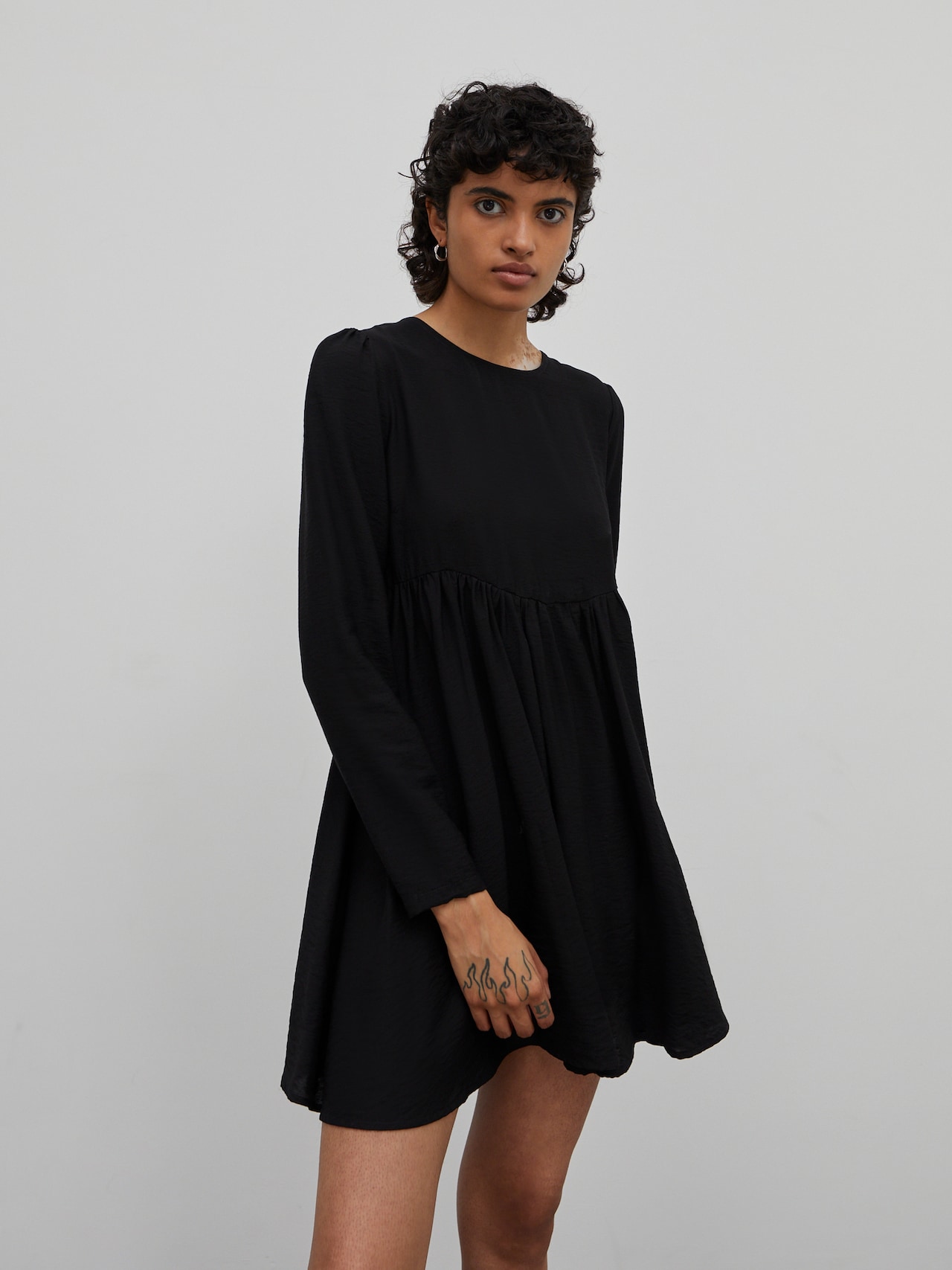 EDITED Produits Robe 'Whitney' noir