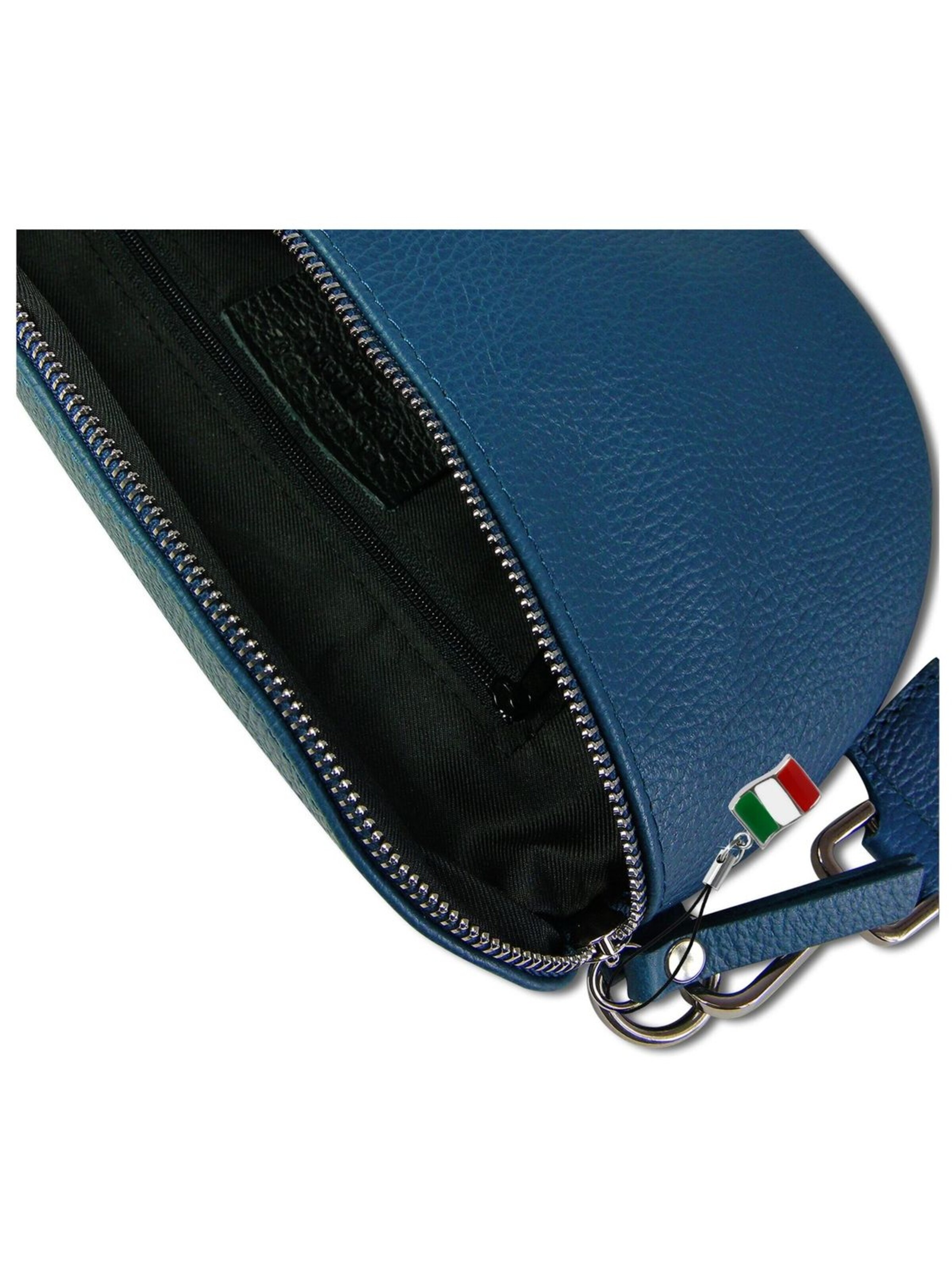 Florence Heuptas in Blauw