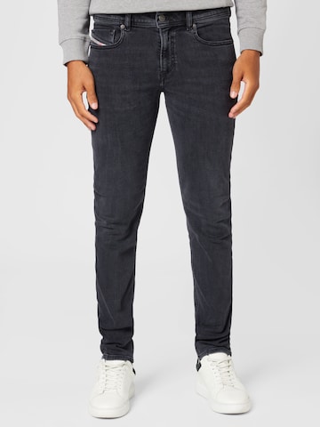 DIESEL רגיל ג'ינס 'SLEENKER' בשחור: מלפנים