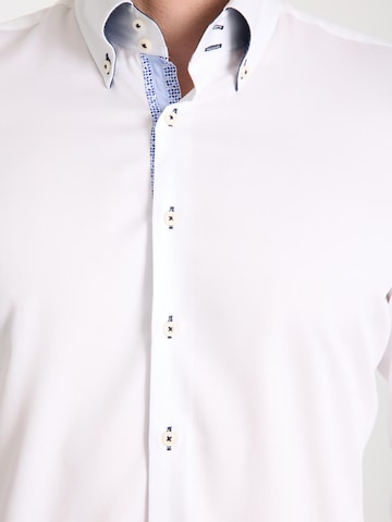 7Camicie - Ajuste estrecho Camisa de negocios 'Roma Iconic Satin Man Shirt White' en blanco