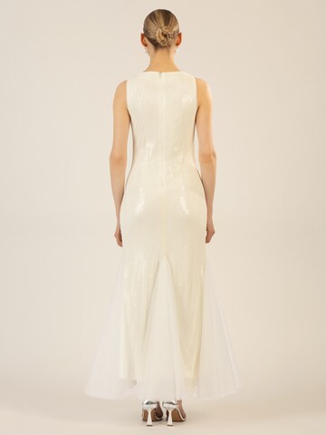 APART Kleid in Weiß