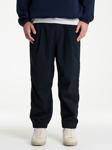CHASIN' Loosefit Hose 'Nyro Sync' in Blau: Vorderseite