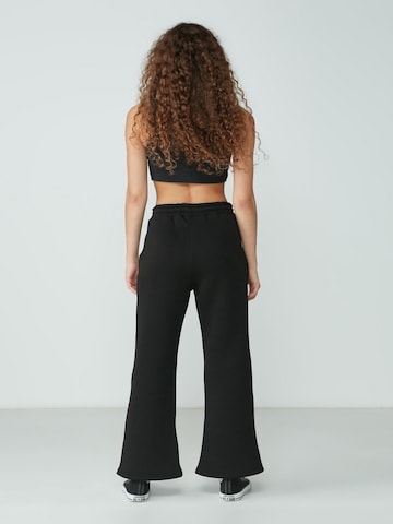 C&City Regular Hose in Schwarz
