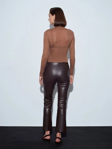 Flared Leggings 'Gamaschen' di Dilvin in marrone