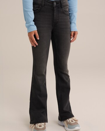 WE Fashion Flared Jeans in Black: front