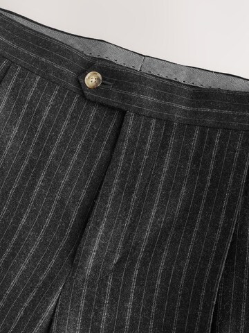 Regular Pantalon à pince Next en gris