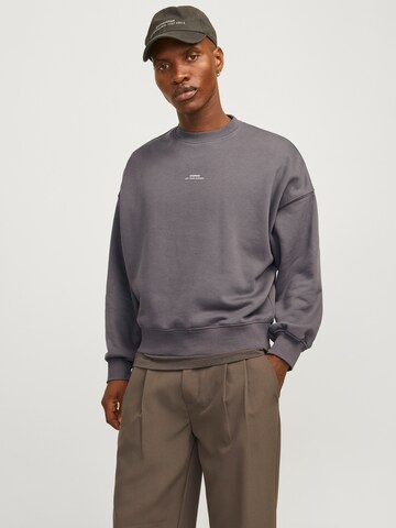 JACK & JONES Sweatshirt 'JCOTERRAIN' in Grau