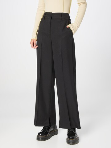Y.A.S Wide leg Pleated Pants 'Deeply' in Black: front