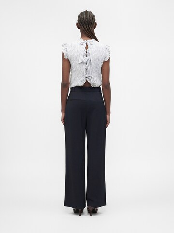 Abercrombie & Fitch Широкий Брюки со складками в Черный