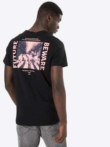 Iriedaily T-Shirt 'Beware Future' in Schwarz