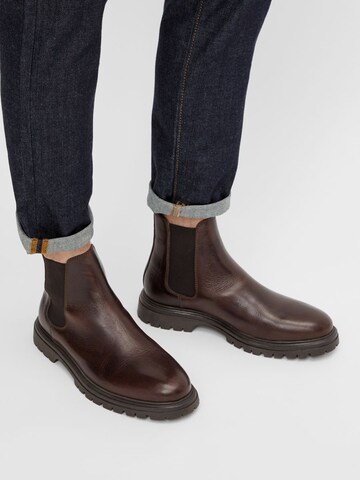 Bianco Chelsea Boots 'Gil' in Brown: front