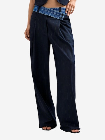 regular Pantaloni con pieghe di Desigual in blu