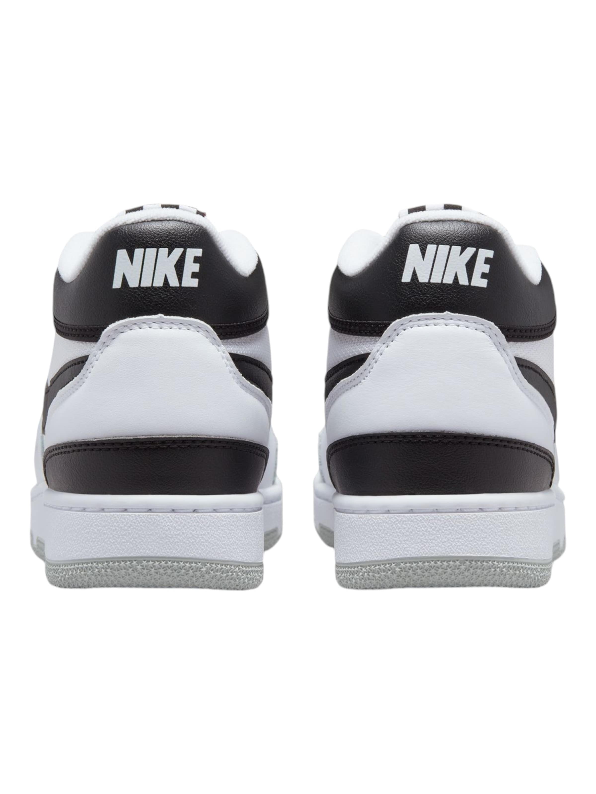 Baskets basses Nike Sportswear en blanc