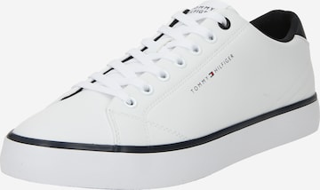 Baskets basses 'Essential' TOMMY HILFIGER en blanc : devant