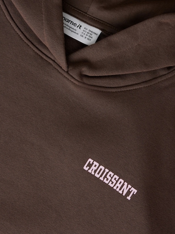 NAME IT - Sudadera en marrón