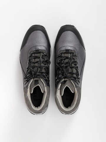 VITAFORM Schnürstiefelette in Grau
