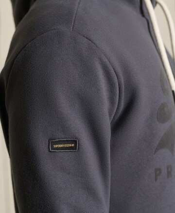 Superdry - Sudadera en gris