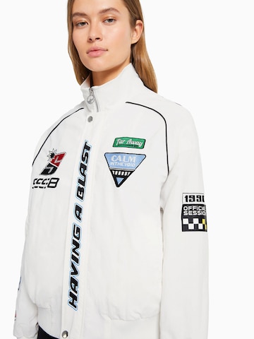 Veste mi-saison Bershka en blanc