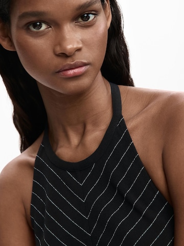 Rochie de la Desigual pe negru