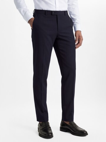 Regular Pantalon à plis Finshley & Harding en bleu : devant