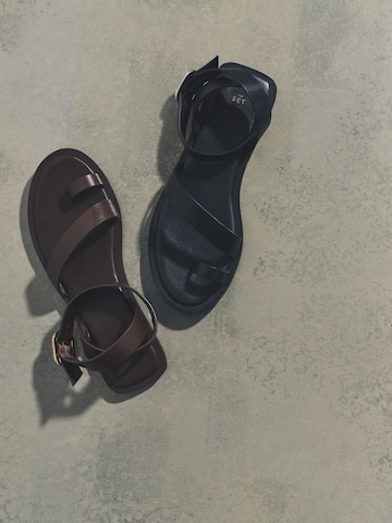 The Set Teenslipper in Bruin