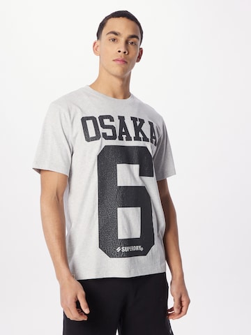 Superdry Koszulka 'Osaka' w kolorze szary: przód