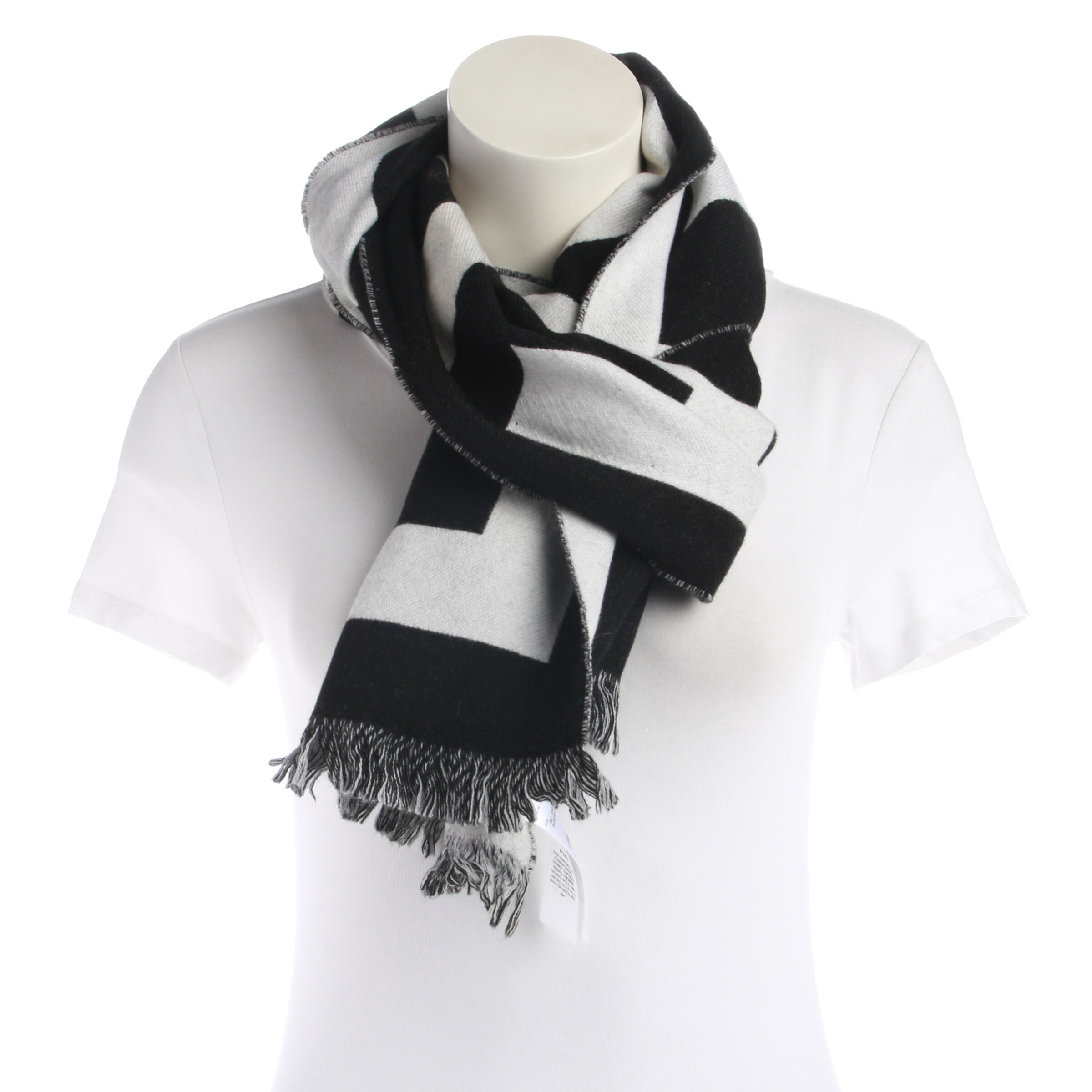BURBERRY Scarf & Wrap in One size in Black: front