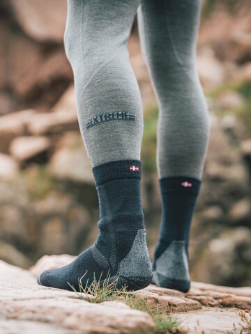 DANISH ENDURANCE Athletic Socks 'Classic Hiking Crew' in Black: front